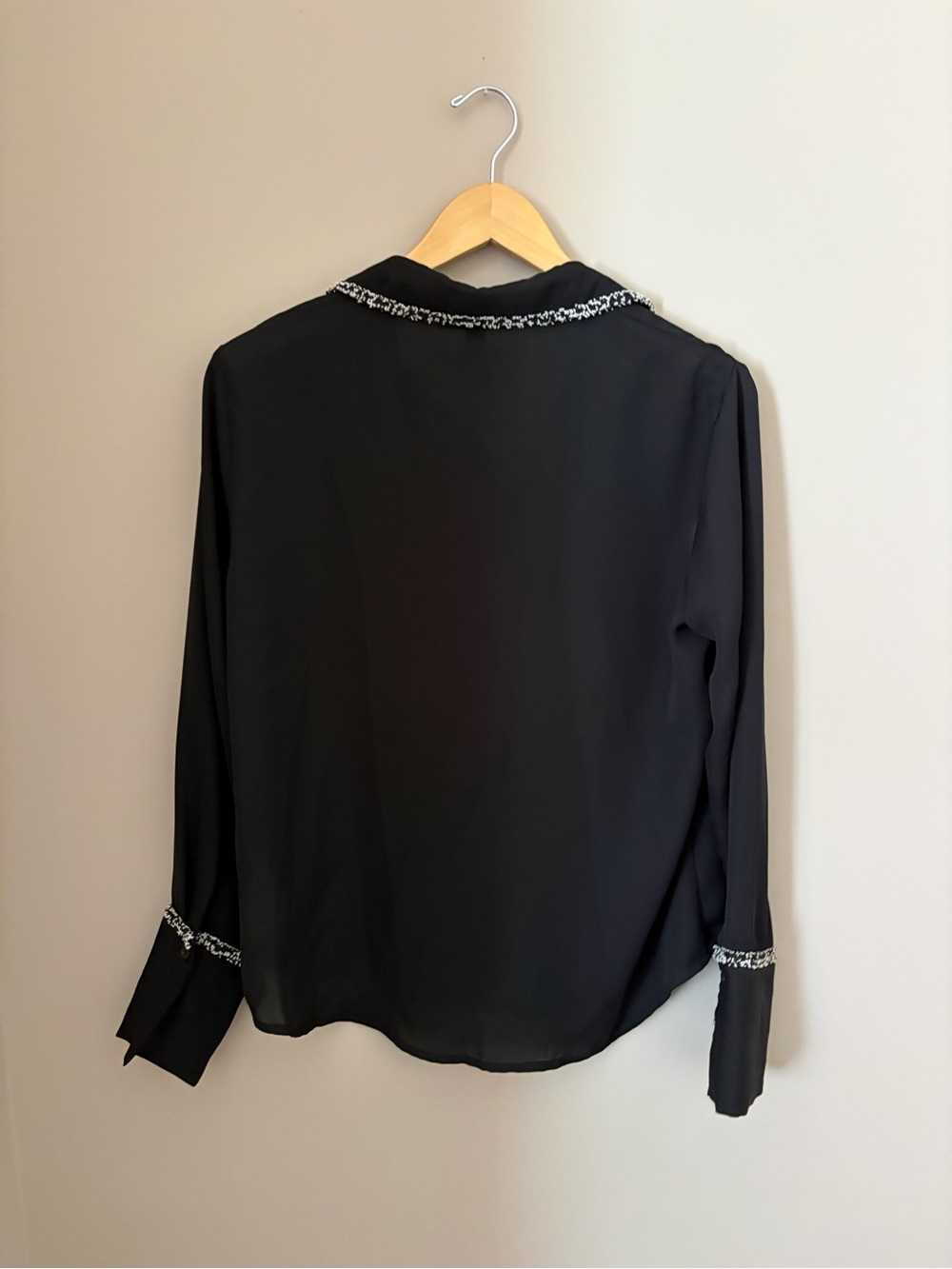 Black Boucle Trim Woven Blouse Button-Front Long-Sleeve Shirt with Contrast Trim - Picture 6 of 6